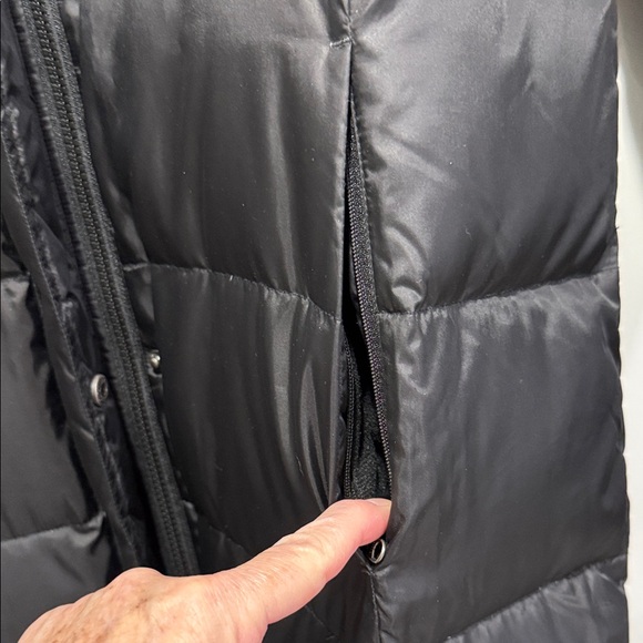 Eddie Bauer Women's Long Black Puffer Jacket - Picture 5 of 9